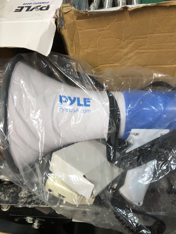 Photo 2 of Pyle - Pro - 50 Watts Megaphone/Lith.Batt/Aux in (PMP59IR)