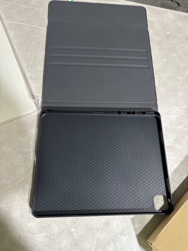 Photo 4 of CHESONA Keyboard for iPad Pro 11in 2022