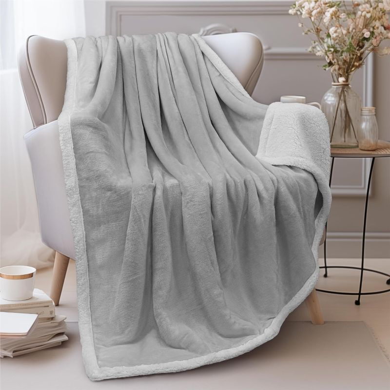 Photo 1 of 
PAVILIA Light Grey Sherpa Fleece Throw Blanket