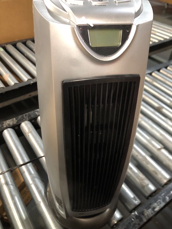 Photo 5 of ***USED - DIRTY - POWERS ON - SEE PICTURES***
Comfort Zone CZ499R 1,500-Watt Oscillating Ceramic Tower Heater with Remote Control