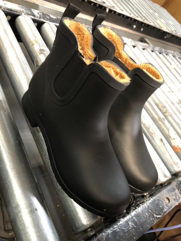 Photo 1 of ***DIRTY BOTTOMS***Chooka Women's Waterproof Plush Chelsea Bootie Chelsea Boot (SIZE 8)
