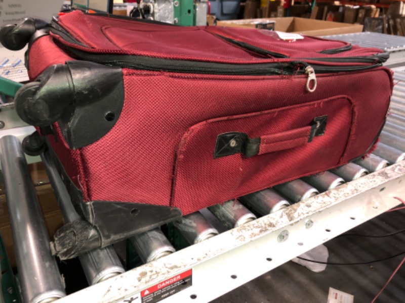 Photo 2 of (minor damage see photos and notes) (no returns) 
SwissGear Sion Softside Expandable Luggage, Burgandy, Checked-Medium 25-Inch Checked-Medium 25-Inch Burgandy