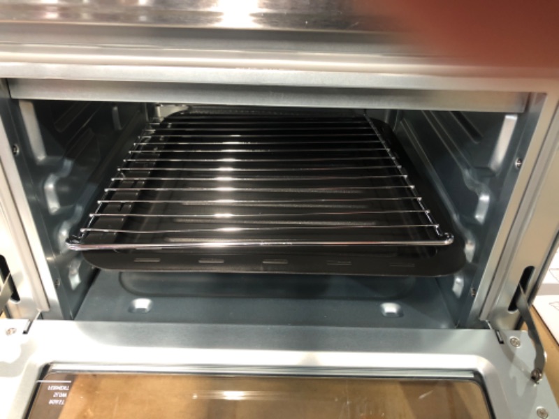 Photo 3 of ***USED - DIRTY - POWERS ON - UNABLE TO TEST FURTHER***
COSORI Air Fryer Toaster Oven, 12-in-1, 26QT Convection Oven Countertop, Stainless Steel