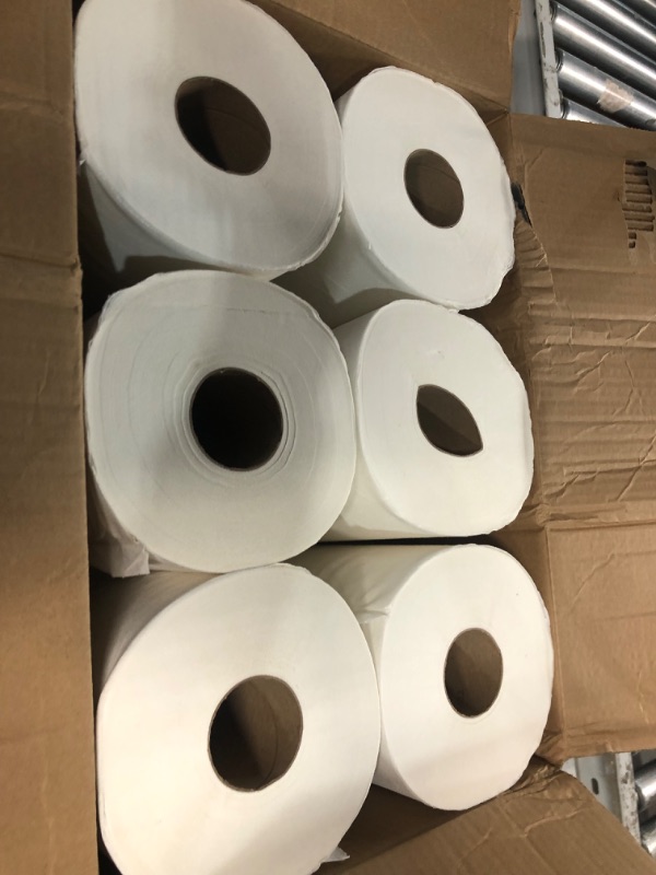 Photo 2 of ***USED - SEE PICTURES***
Georgia-Pacific GP-28124 SofPull Centerpull Regular Capacity Paper Towel, 6 Rolls