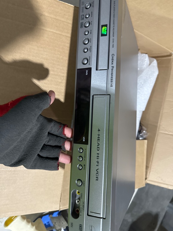 Photo 1 of ***PARTS ONLY***Sanyo VHS/DVD Combo Player
