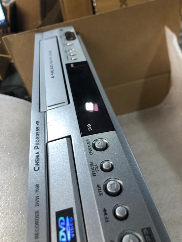 Photo 1 of ***PARTS ONLY***Sanyo VHS/DVD Combo Player