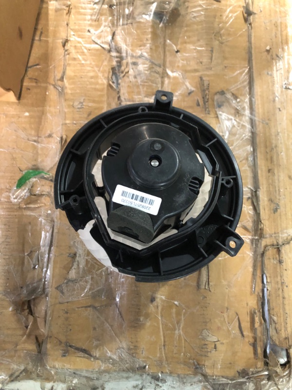 Photo 2 of ACDelco GM Original Equipment 15-81725 Heating and Air Conditioning Blower Motor with Wheel