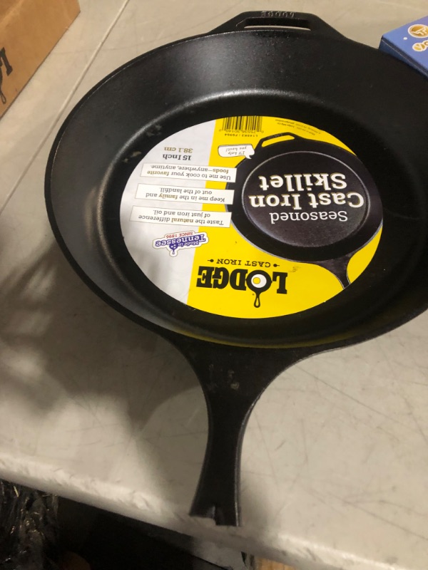 Photo 4 of **READ NOTES*(*Lodge L14SK3 15-Inch Pre-Seasoned Cast-Iron Skillet 15 Inch Skillet