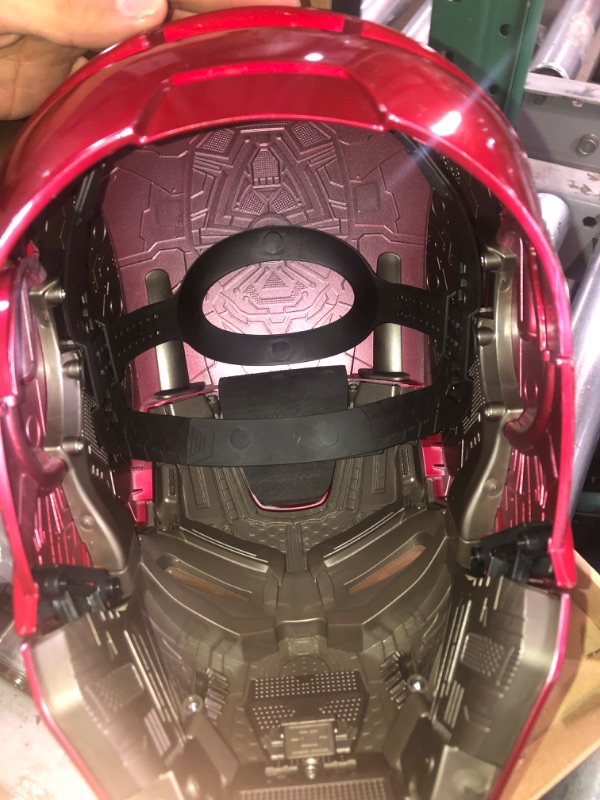 Photo 2 of (READ NOTES)
Avengers Marvel Legends Iron Man Electronic Helmet - Multicolor Characters