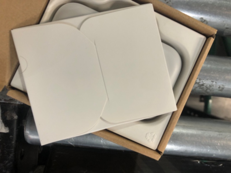Photo 1 of KIWI design 10000mAh Battery Pack Compatible with Quest 3/Quest 2 Accessories, Power Bank for Balance Head Pressure and Extend Play Time (Not Include Head Strap)