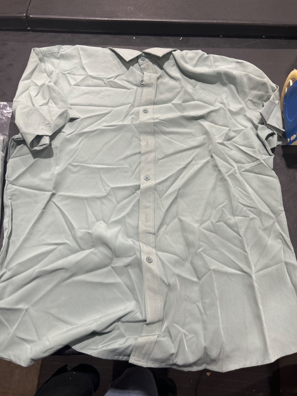 Photo 1 of Casual Men's Muscle Fit Dress Shirts Short Sleeve Athletic Fit Button Down Shirts Large Green