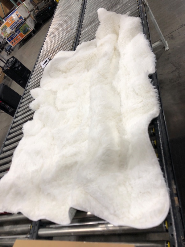 Photo 1 of 6x5ft white plush area rug