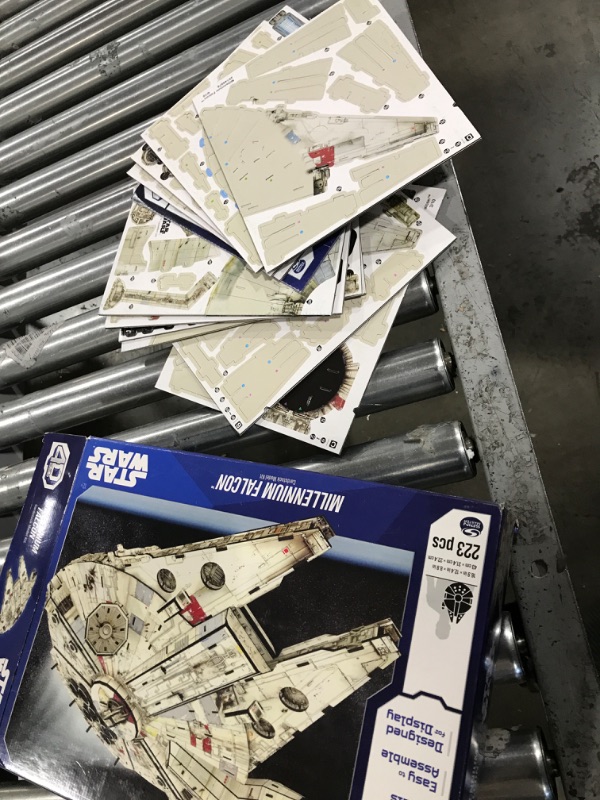 Photo 2 of 4D Build Star Wars Millennium Falcon 3D Model Kit
