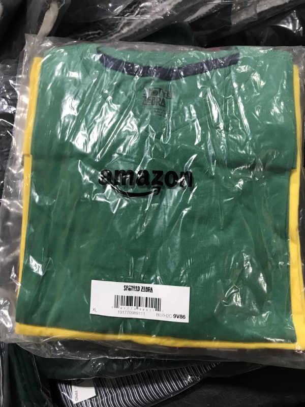 Photo 1 of Amazon Essentials Boys and Toddlers' Short-Sleeve V-Neck T-Shirt Tops (Previously Spotted Zebra), Multipacks 4 Jade Green/Pale Yellow/Charcoal, Animal X-Large