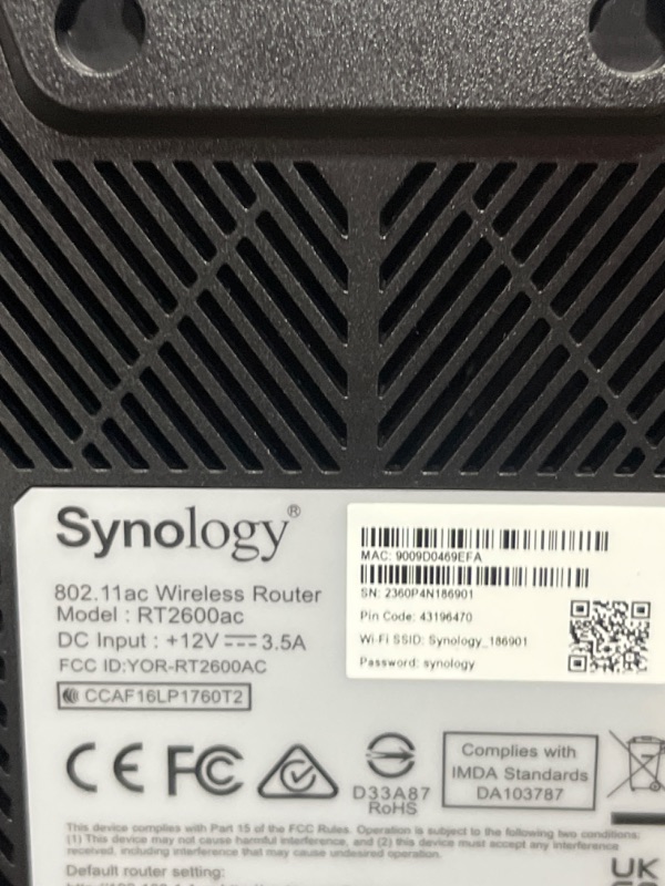 Photo 4 of Synology RT2600ac – 4x4 dual-band Gigabit Wi-Fi router, MU-MIMO, powerful parental controls, Threat Prevention, bandwidth management, VPN, expandable coverage with mesh Wi-Fi