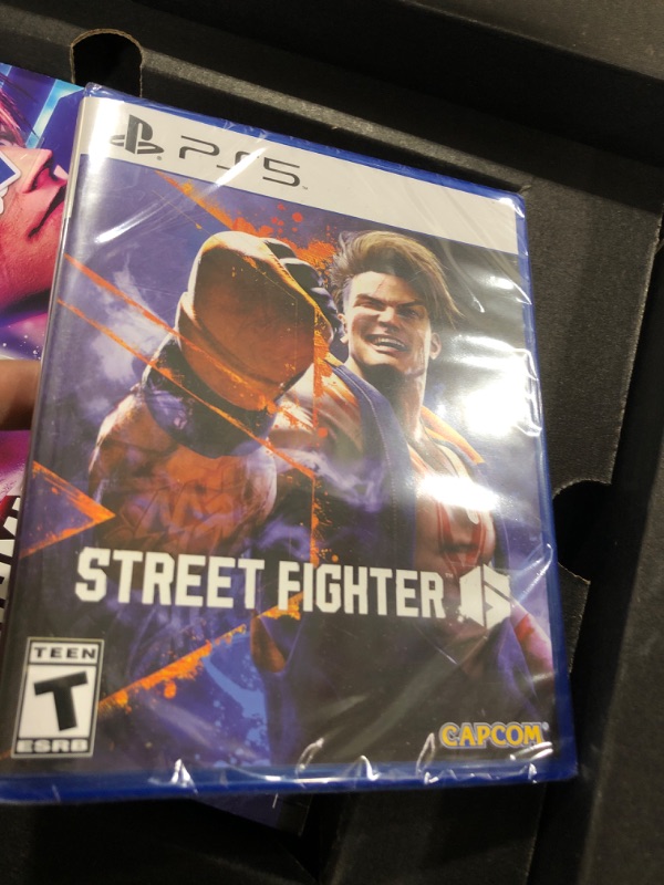 Photo 3 of Street Fighter 6 Collector's Edition - PS5 PlayStation 5 Collectors