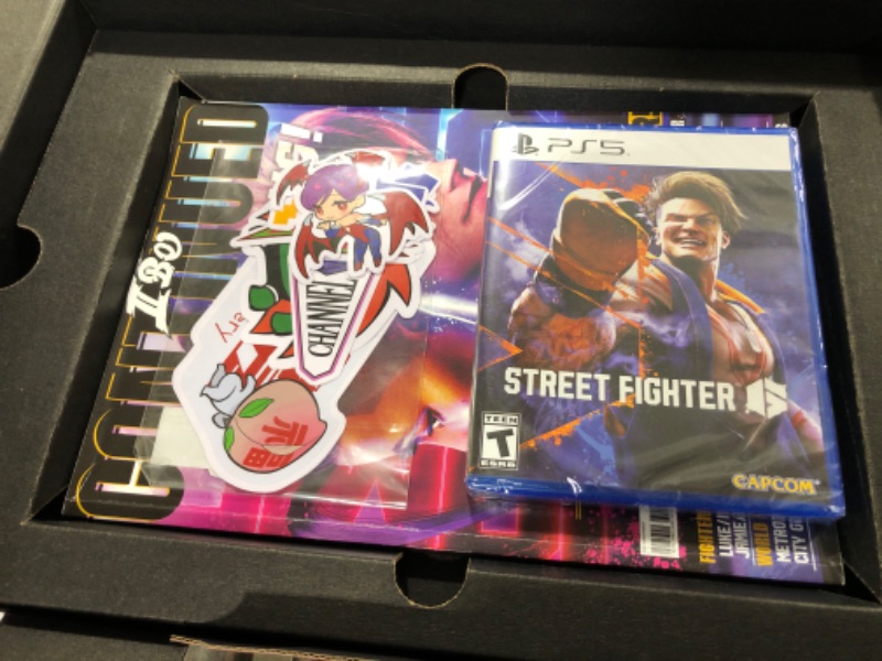 Photo 2 of Street Fighter 6 Collector's Edition - PS5 PlayStation 5 Collectors