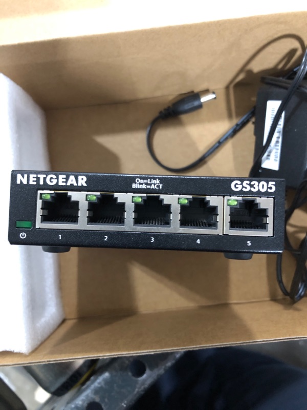 Photo 2 of 5 Port 2.5G Ethernet Switch with 10G SFP, 5 x 2.5G Base-T Ports, Plug & Play, Fanless Metal 2.5GbE Unmanaged Network Switch