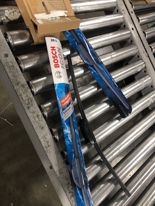 Photo 1 of Bosch ICON Wiper Blades 24A20A (Set of 2) Fits Acura: 02-06 RSX, BMW: 18-16 X5, Hyundai: 14-12 Genesis, Toyota: 18-10 4Runner, 11-07 Carmy +More, Up to 40% Longer Life, Frustration Free Packaging 24A and 20A Frustration Free Combo