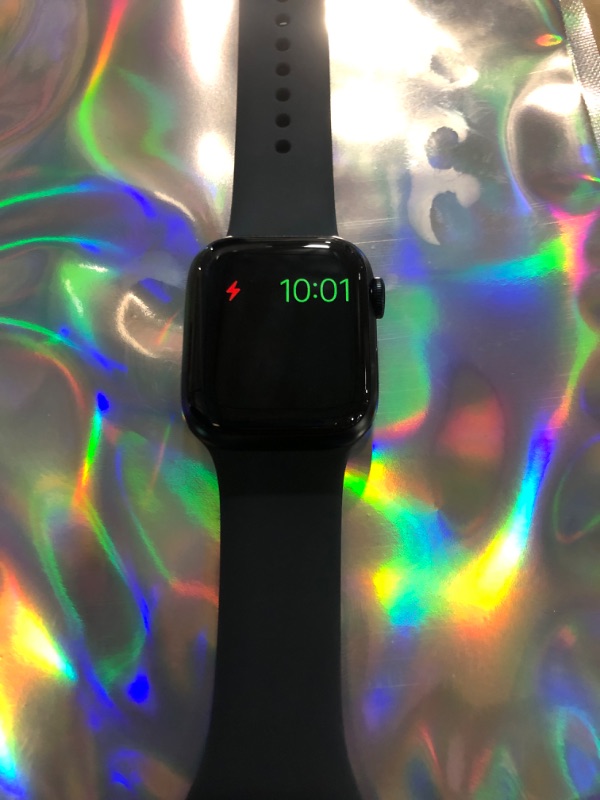 Photo 3 of Apple Watch Series 8 [GPS, 41mm] - Midnight Aluminum Case with Midnight Sport Band, M/L (Renewed)
