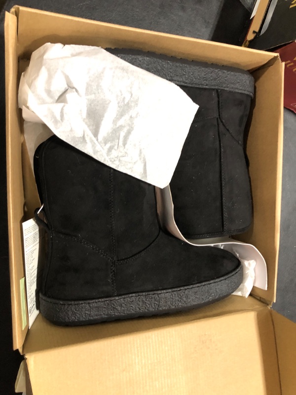 Photo 2 of Amazon Essentials Women's Shearling Boot 8.5 Wide Black Micro
