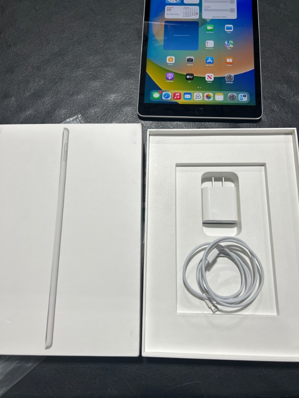 Photo 5 of Apple 2021 10.2-inch iPad (Wi-Fi, 64GB) - Silver WiFi 64GB Silver