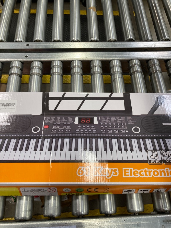 Photo 1 of 61 Keys Piano Keyboard