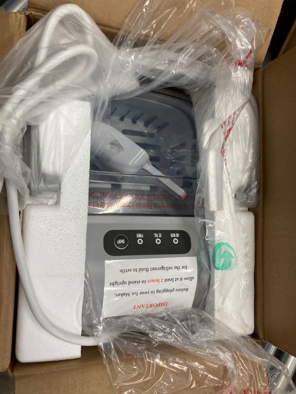 Photo 1 of ***(PARTS ONLY )***
Countertop Ice Maker Machine with Handle,