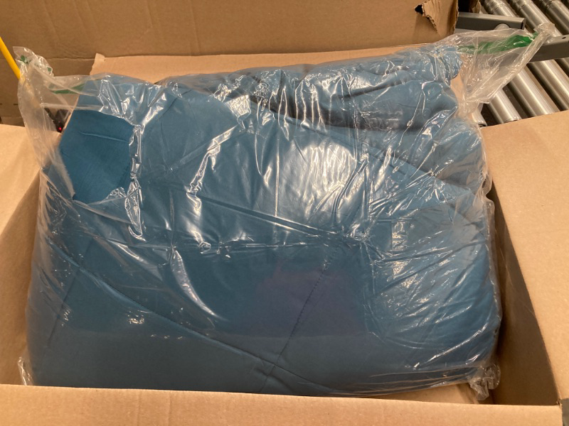 Photo 1 of HYLEORY All Season California King Size Bed Comforter - Cooling Down Alternative Quilted Duvet Insert with Corner Tabs - Winter Warm - Machine Washable - Teal Teal Cal King?96*104?