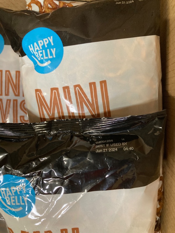 Photo 6 of ***SNACKS BUNDLE***Amazon Brand - Happy Belly Mini Twist Pretzels, 1 pound (Pack of 5), Back to Nature Chocolate Chunk Cookies - Dairy Free, Non-GMO, Made with Wheat Flour, Delicious & Quality Snacks, 9.5 Ounce (Pack of 4), 1 Box, 6 Pieces Luxury Mincemea