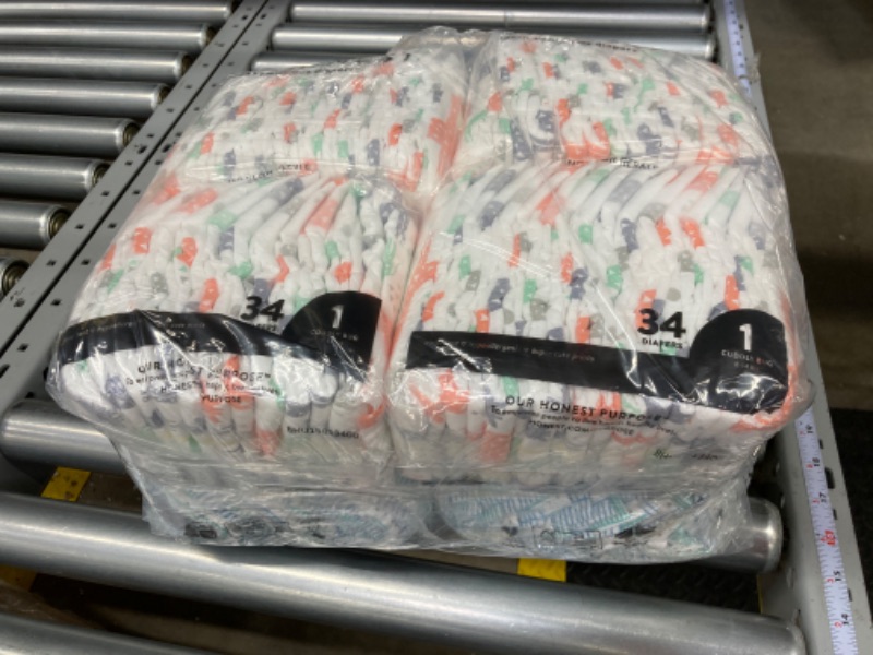 Photo 1 of The Honest Company Clean Conscious Diapers | Plant-Based, Sustainable | Dots & Dashes + Multi-Colored Giraffes | Super Club Box, Size 1 (8-14 lbs), 136 Count Size 1 (136 Count) Dots & Dashes + Multi-colored Giraffes