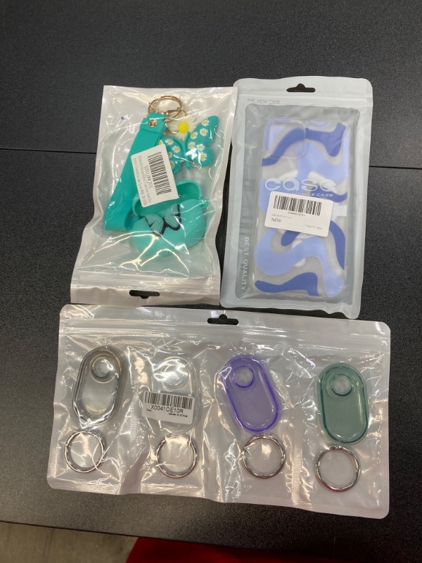 Photo 1 of MISC TECH BUNDLE///AIRTAG BUNDLE, IPHONE CASE AND AIRPOD CASE