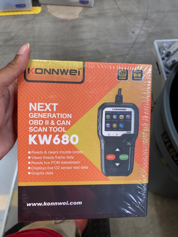 Photo 2 of KONNWEI OBD2 Diagnostic Tool Car Code Reader KW680 Enhanced Check Engine Light Scan Tool OBD II Scanner for Cars After 1996 (KW680)