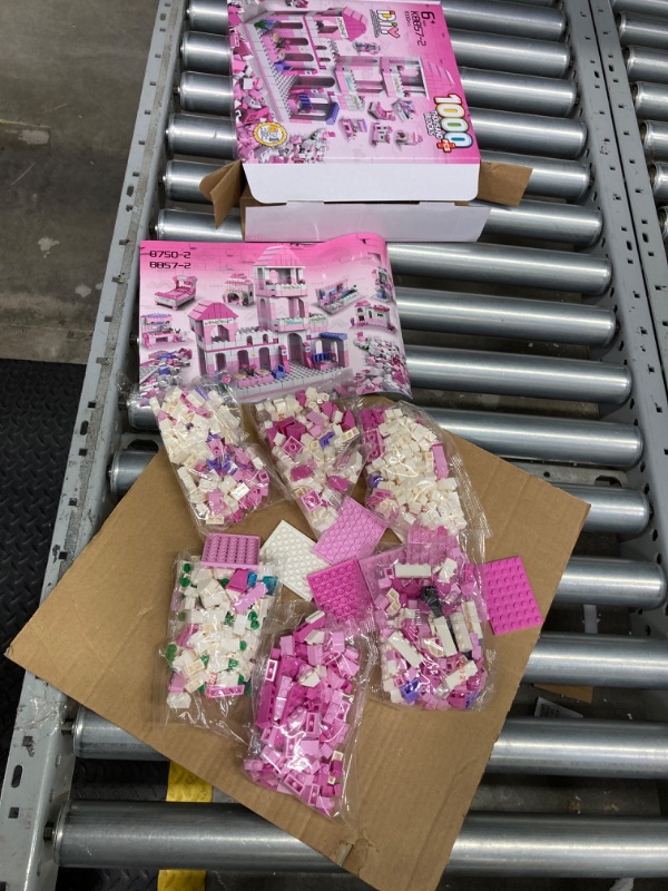 Photo 1 of AEROQUEST Princess Castle Building Blocks, 6-in-1 Building Toys 1000Pcs for Girls 6-12 Construction Play Set Educational Toys for Kids Christmas Birthday Toy Gift