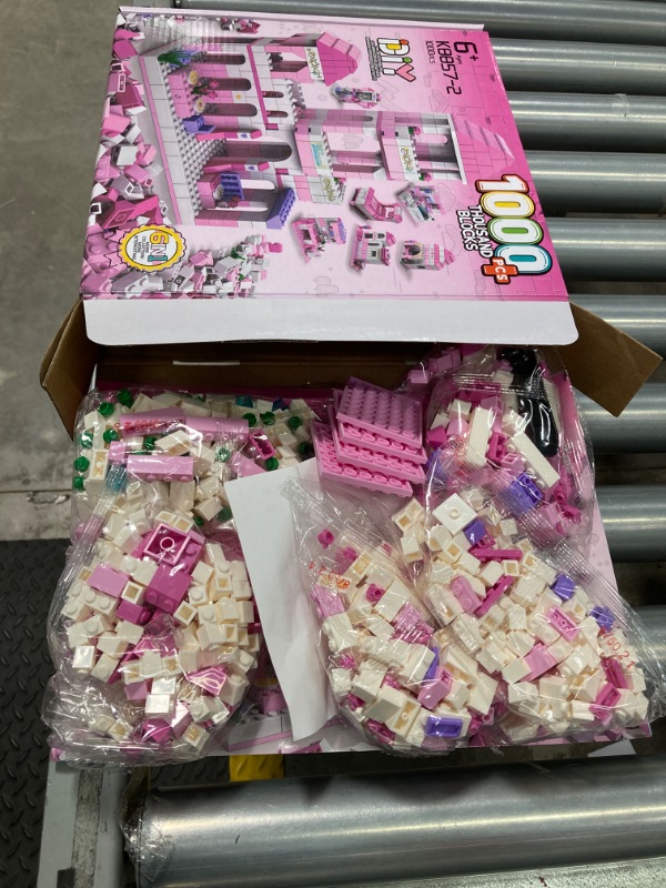 Photo 1 of AEROQUEST Princess Castle Building Blocks, 6-in-1 Building Toys 1000Pcs for Girls 6-12 Construction Play Set Educational Toys for Kids Christmas Birthday Toy Gift