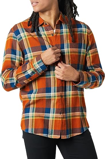 Photo 1 of Amazon Essentials Men's Regular-Fit Long-Sleeve Two-Pocket Flannel Shirt Small Navy Orange Plaid