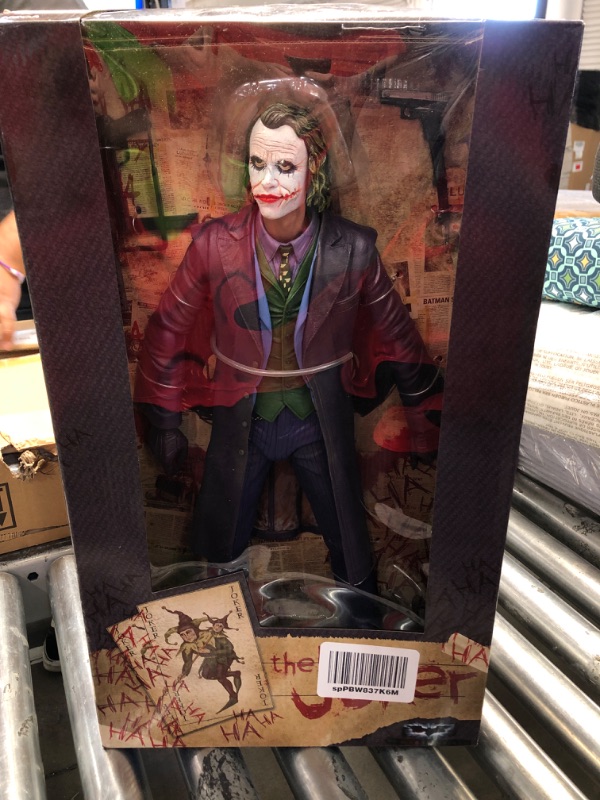 Photo 2 of **NOT EXACT SAME AS STOCK PHOTO** NECA - The Dark Knight - The Joker (Heath Ledger) Action Figure (1/4 Scale)