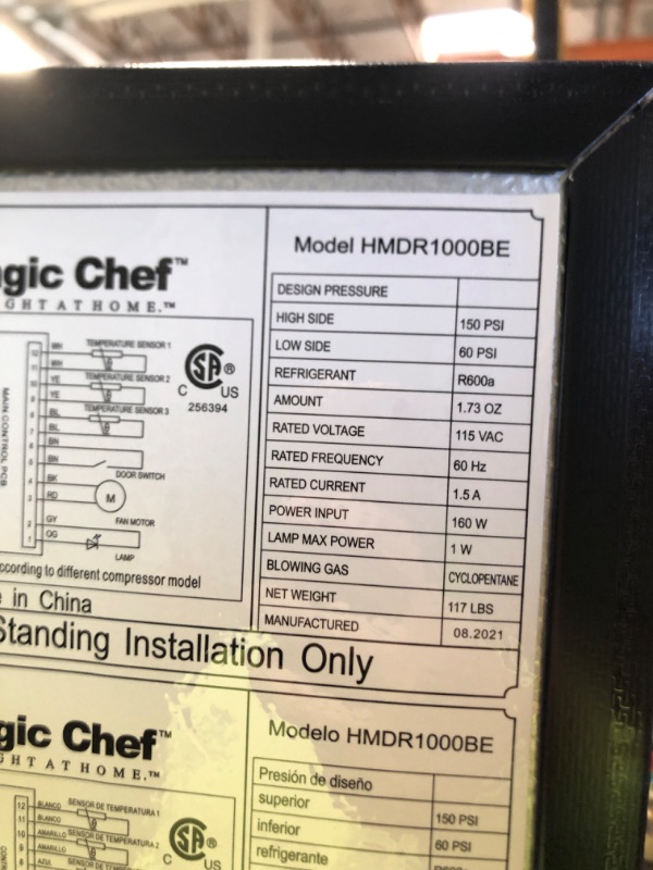 Photo 3 of Magic Chef HMDR1000BE Top Freezer Refrigerator in Black 10.1 cu. ft.