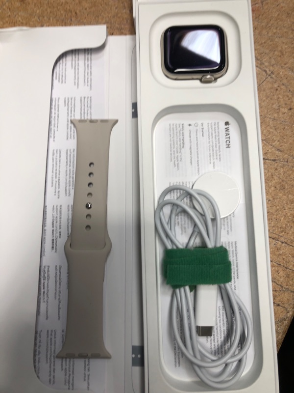 Photo 2 of **unable to test***
Apple Watch SE (2nd Gen) [GPS 40mm] Smartwatch with Starlight Aluminum Case with Starlight Sport Band S/M. Fitness & Sleep Tracker, Crash Detection, Heart Rate Monitor Starlight Aluminum Case with Starlight Sport Band 40mm S/M - fits 1