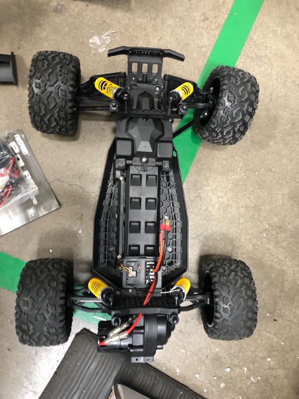 Photo 4 of **one tire is broken , see photo**
PHOUPHO 1:8 Scale RC Cars RC Monster Truck, 55 km/h High Speed Hobby Fast RC Cars for Kids and Adults Toy Gifts?2WD All Terrain Remote Control Cars with Two Rechargeable Batteries