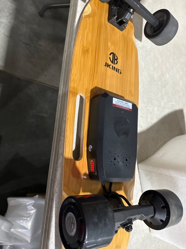 Photo 4 of ***(PARTS ONLY DOES NOT FUNCTION DEAD BATERY SEE NOTES***
Jking Electric Skateboard Electric Longboard with Remote Control Electric Skateboard,7