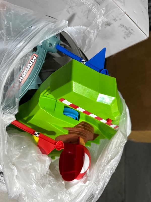 Photo 1 of *DAMAGED READ NOTES*Hot Wheels Mario Kart Circuit Track Set with 1:64 Scale Die Cast Kart Replica Ages 3 and Above SHIPS IN OWN CONTAINER