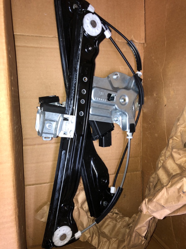 Photo 2 of GM Genuine Parts 94532757 Front Driver Side Window Regulator with Motor