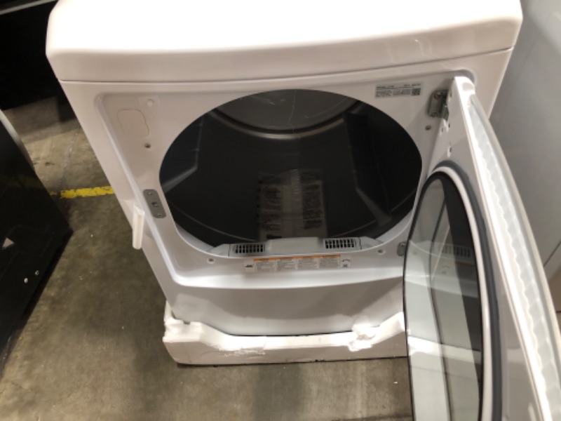 Photo 3 of LG 7.3-cu ft Electric Dryer (White) ENERGY STAR
