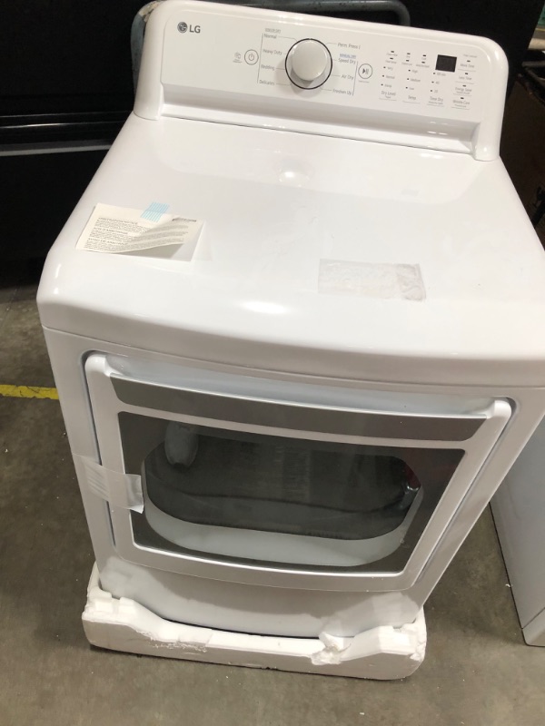 Photo 2 of **UNKNOWN IF FUNCTIONAL UNTESTED, PARTS ONLY** LG 7.3-cu ft Electric Dryer (White) ENERGY STAR
