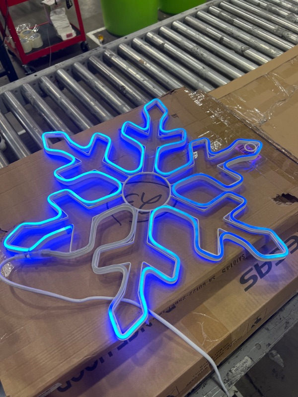 Photo 3 of 1 Pack 20 Inch Large Outdoor Snowflake Decorations Neon Light, 120 LED Outdoor Lighted Snowflake, Outdoor Christmas Yard Decorations for Outdoor, Yard, Porch, Christmas, Nativity Scene (Blue)
