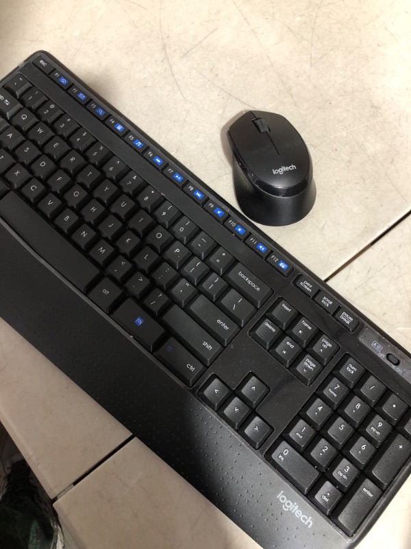 Photo 3 of (see all images) Logitech MK270 Wireless Keyboard And Mouse Combo For Windows