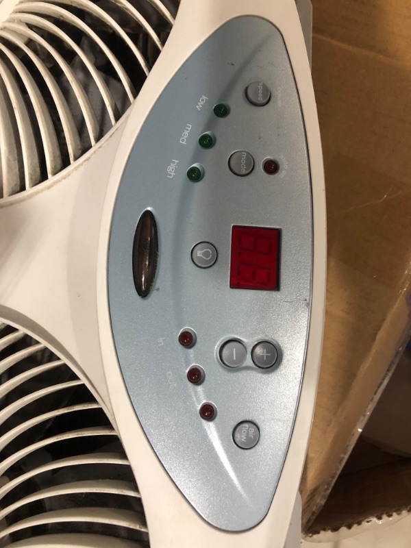 Photo 6 of ***USED*MINOR DAMAGE FROM WEAR*MISSING REMOTE*DIRTY***
Bionaire Window Fan with Twin 8.5-Inch Reversible Airflow Blades and Remote Control, White White 2 Blades Electronic control with LCD screen Window Fan