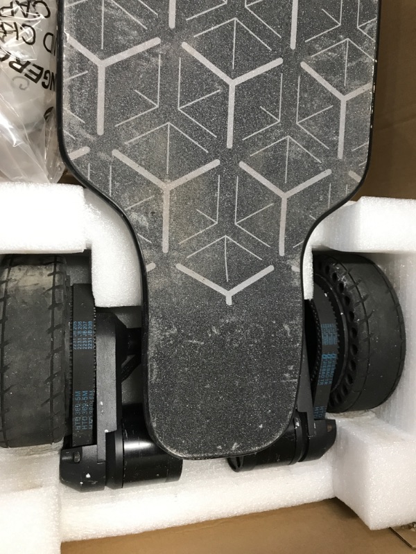 Photo 3 of ***USED - DAMAGED - SEE COMMENTS***
JKING Electric Skateboard Electric Longboard with Remote Control Skateboard,1800W Dual Brushless Motor ,24 MPH Top Speed?18.6 Miles Range,4 Speed Adjustment?Max Load 330 Lbs,12 Months Warranty