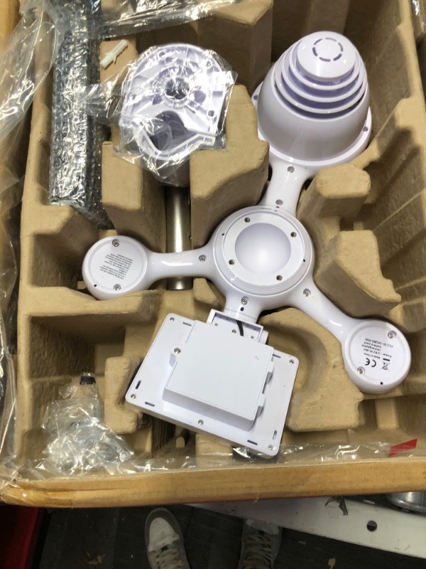 Photo 2 of ***USED*MINOR DAMAGE FROM WEAR*UNKNOWN IF MISSING PARTS***
VEVOR WiFi Weather Station 7-in-1, Weather Stations WiFi Indoor Outdoor, 7.5" Color Display 